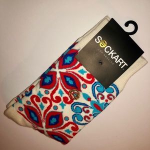 NWT Women’s Sockart Ivory flower like